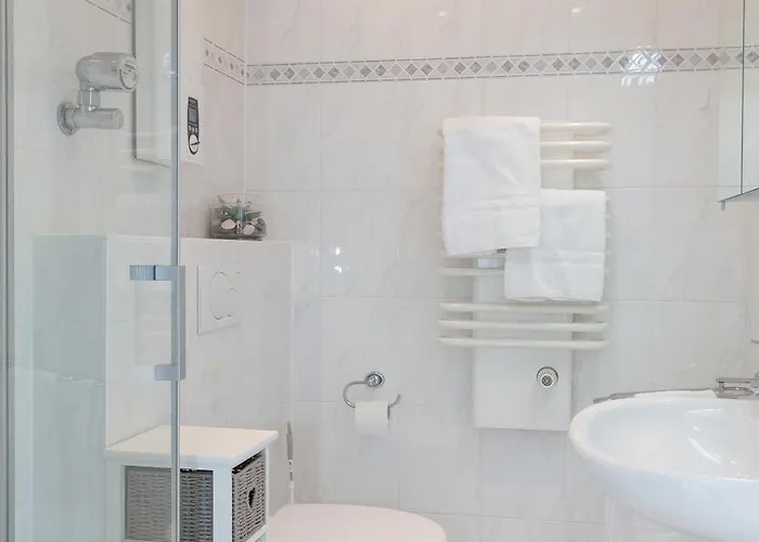 Carmen Sylva Strandperle 24 *